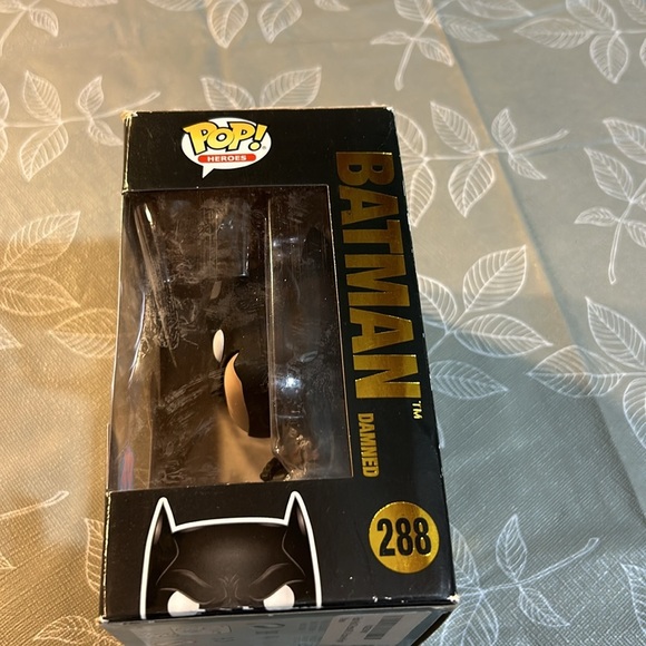 Pop! Heroes. Batman Damned - Picture 2 of 8